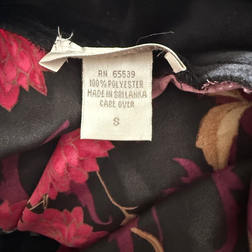 Jones New York Floral Satin Robe - Black and Red - Picture 7 of 7